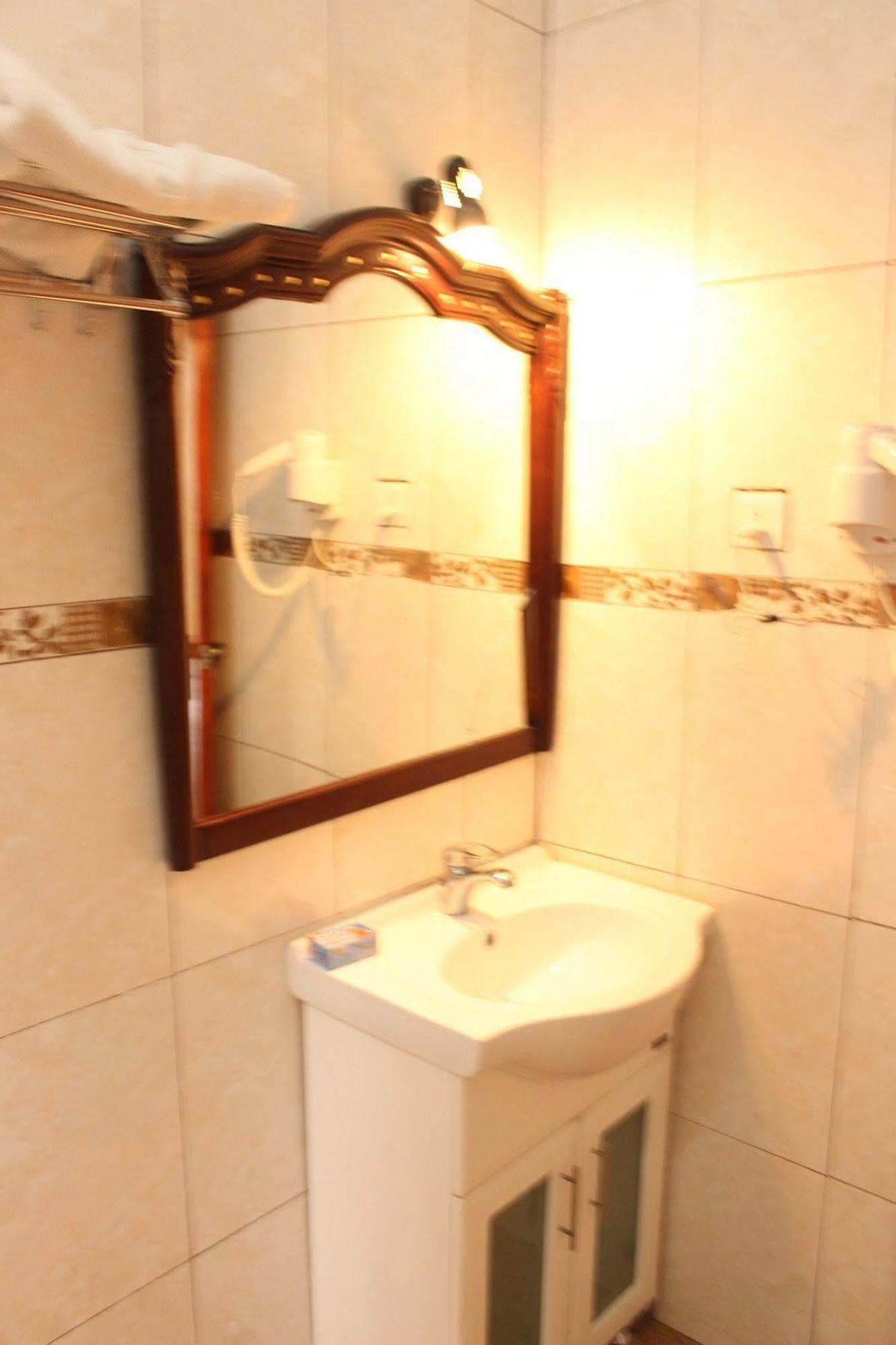 Taye Belay Hotel Gonder Extérieur photo