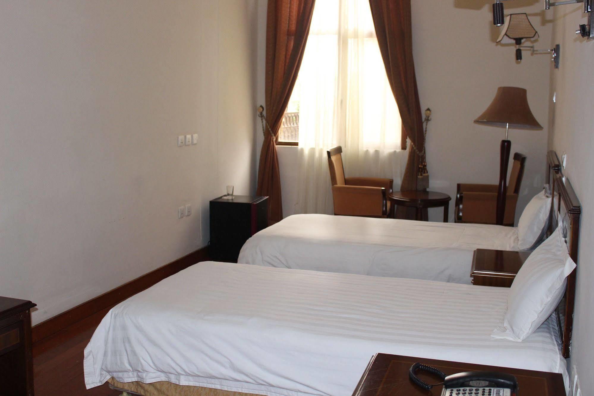Taye Belay Hotel Gonder Extérieur photo