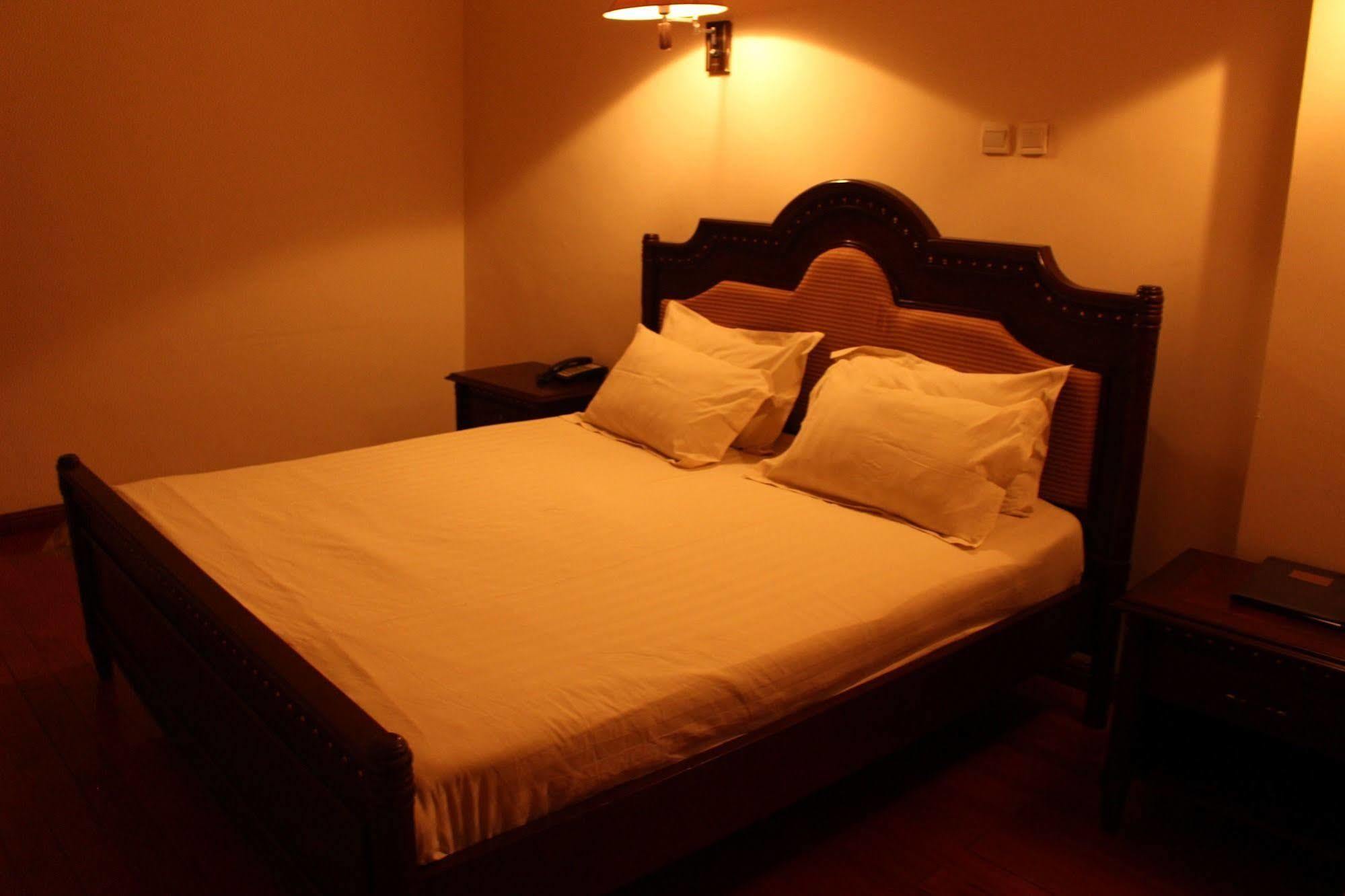 Taye Belay Hotel Gonder Extérieur photo
