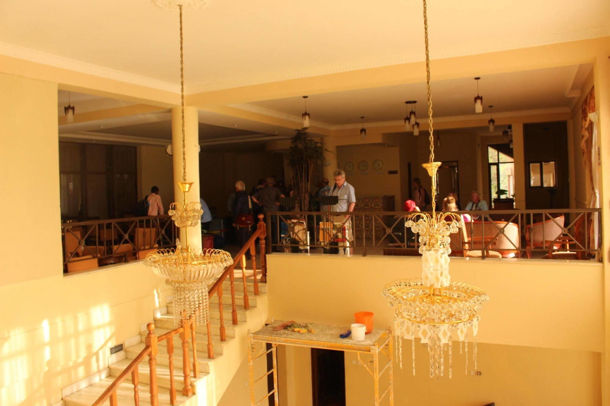 Taye Belay Hotel Gonder Extérieur photo