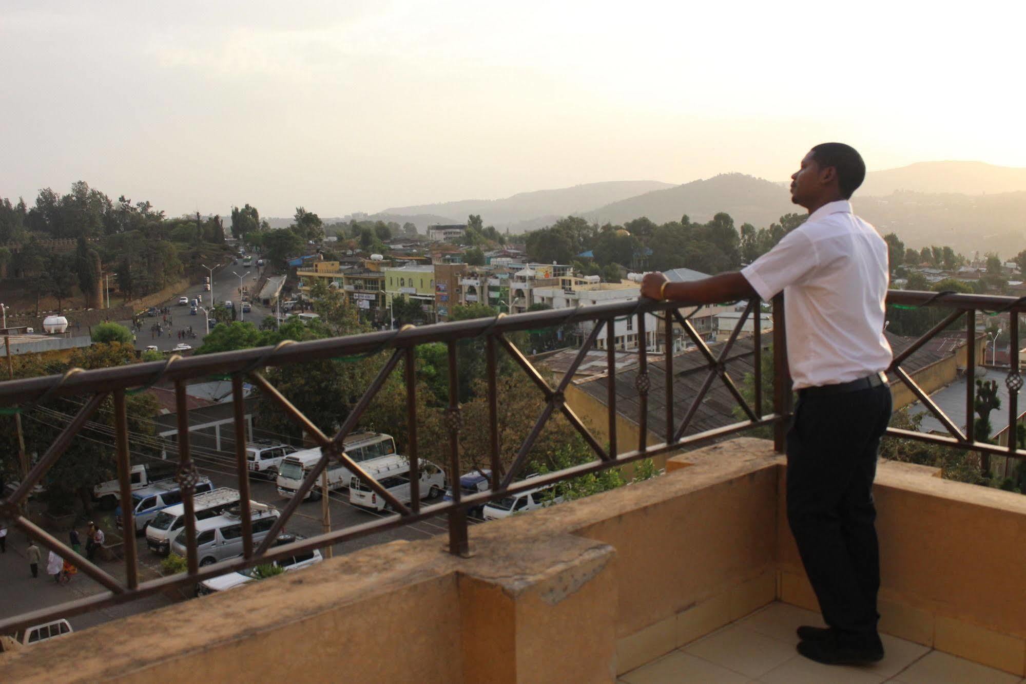 Taye Belay Hotel Gonder Extérieur photo