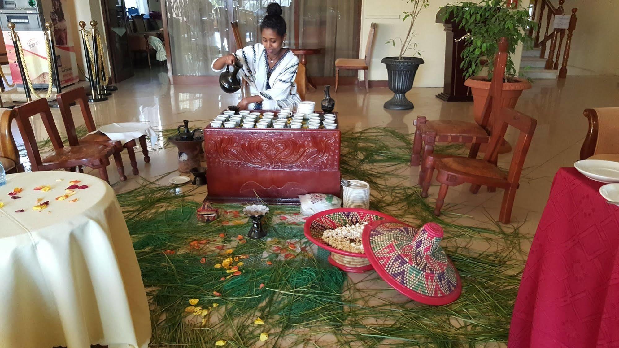 Taye Belay Hotel Gonder Extérieur photo