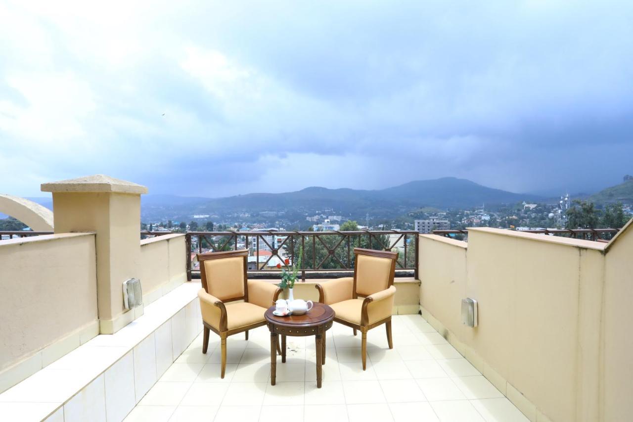 Taye Belay Hotel Gonder Extérieur photo