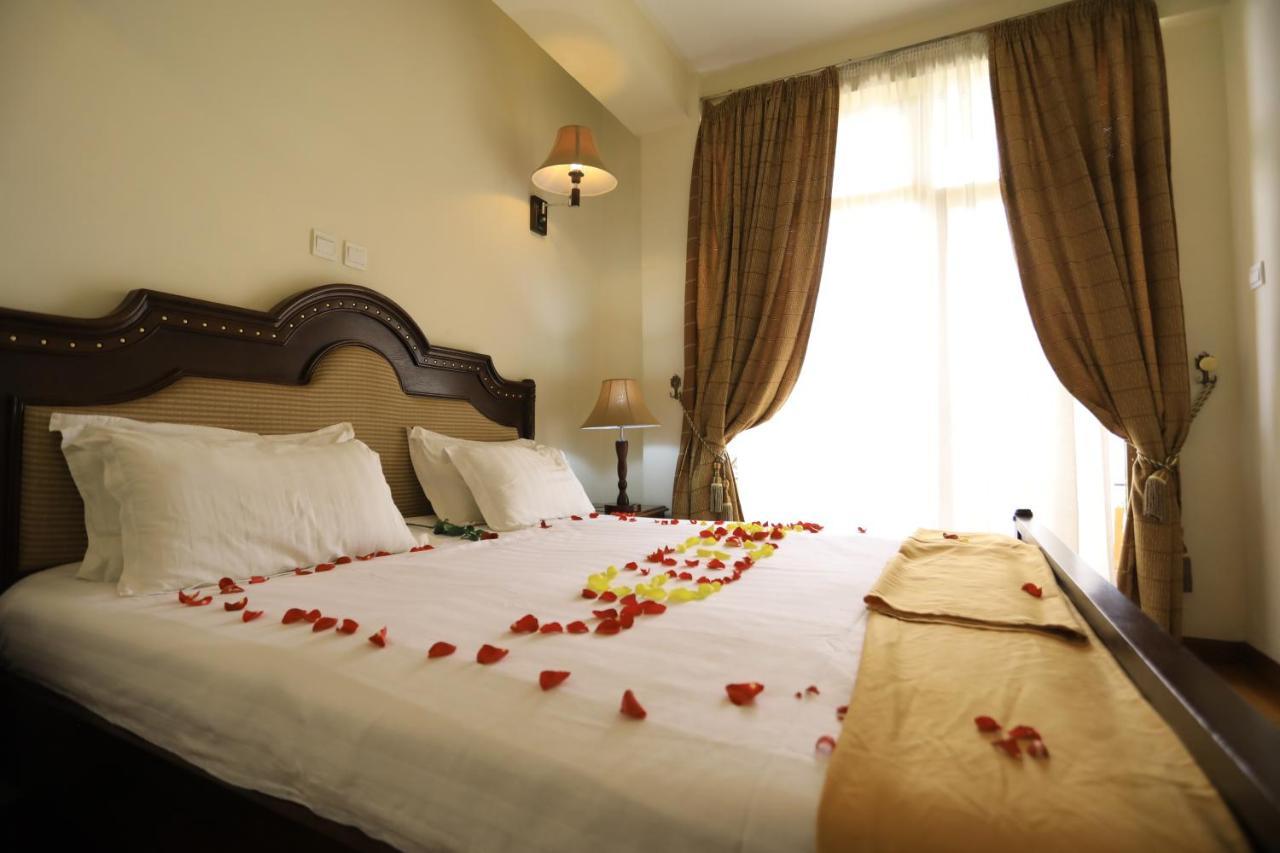 Taye Belay Hotel Gonder Extérieur photo
