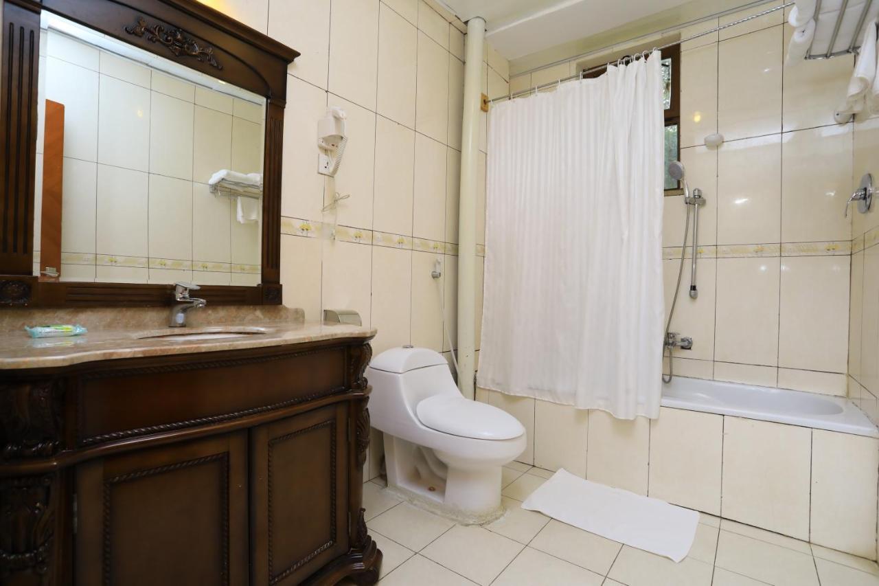 Taye Belay Hotel Gonder Extérieur photo
